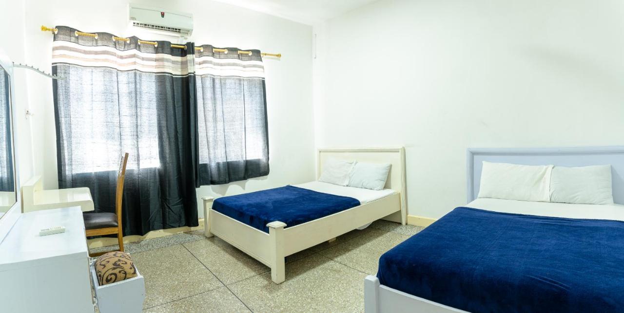 Brannic Lodge Accra Bagian luar foto
