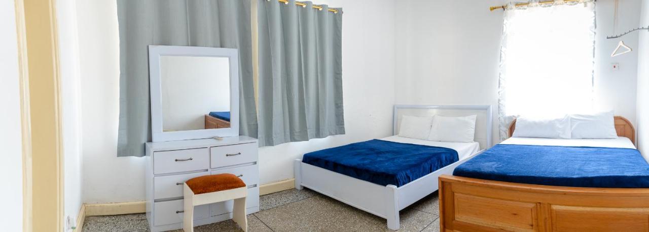 Brannic Lodge Accra Bagian luar foto