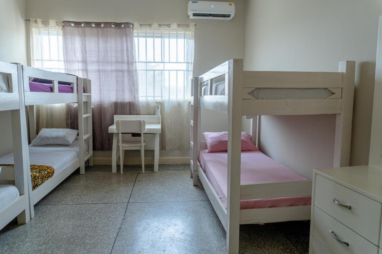 Brannic Lodge Accra Bagian luar foto