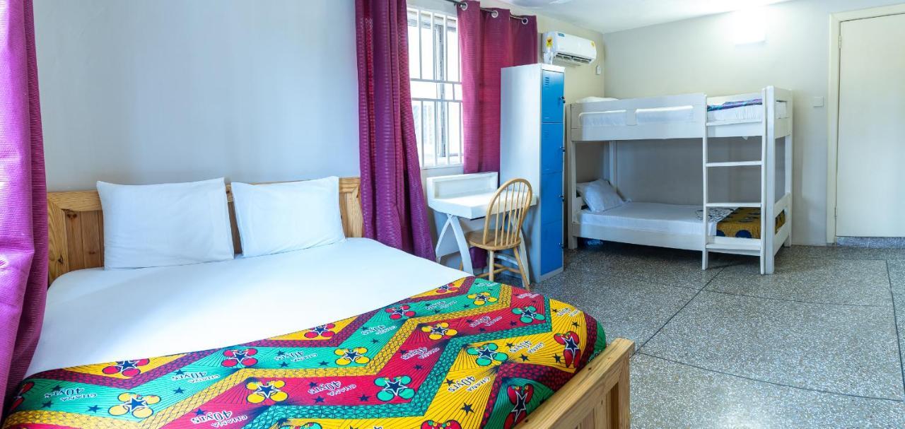 Brannic Lodge Accra Bagian luar foto
