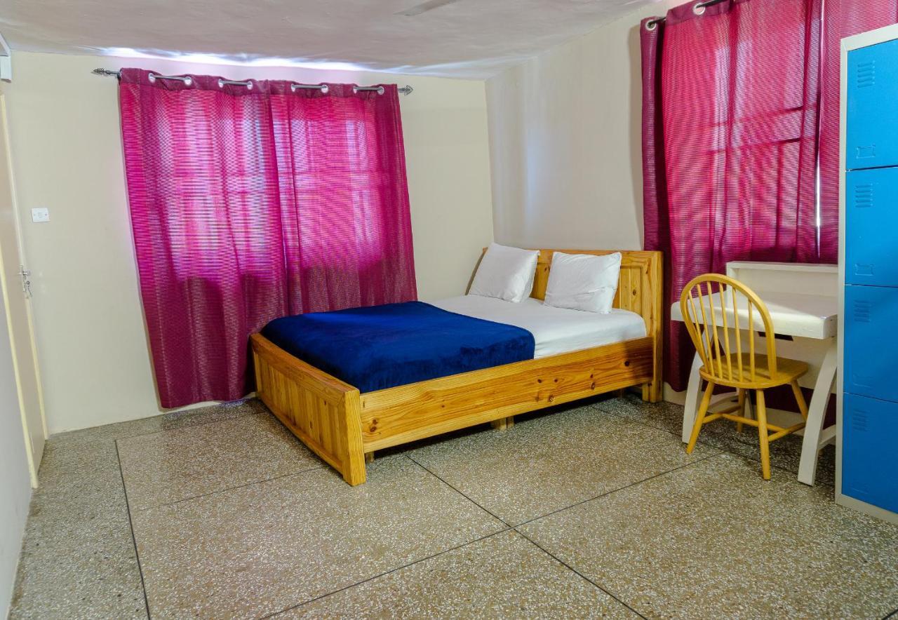 Brannic Lodge Accra Bagian luar foto