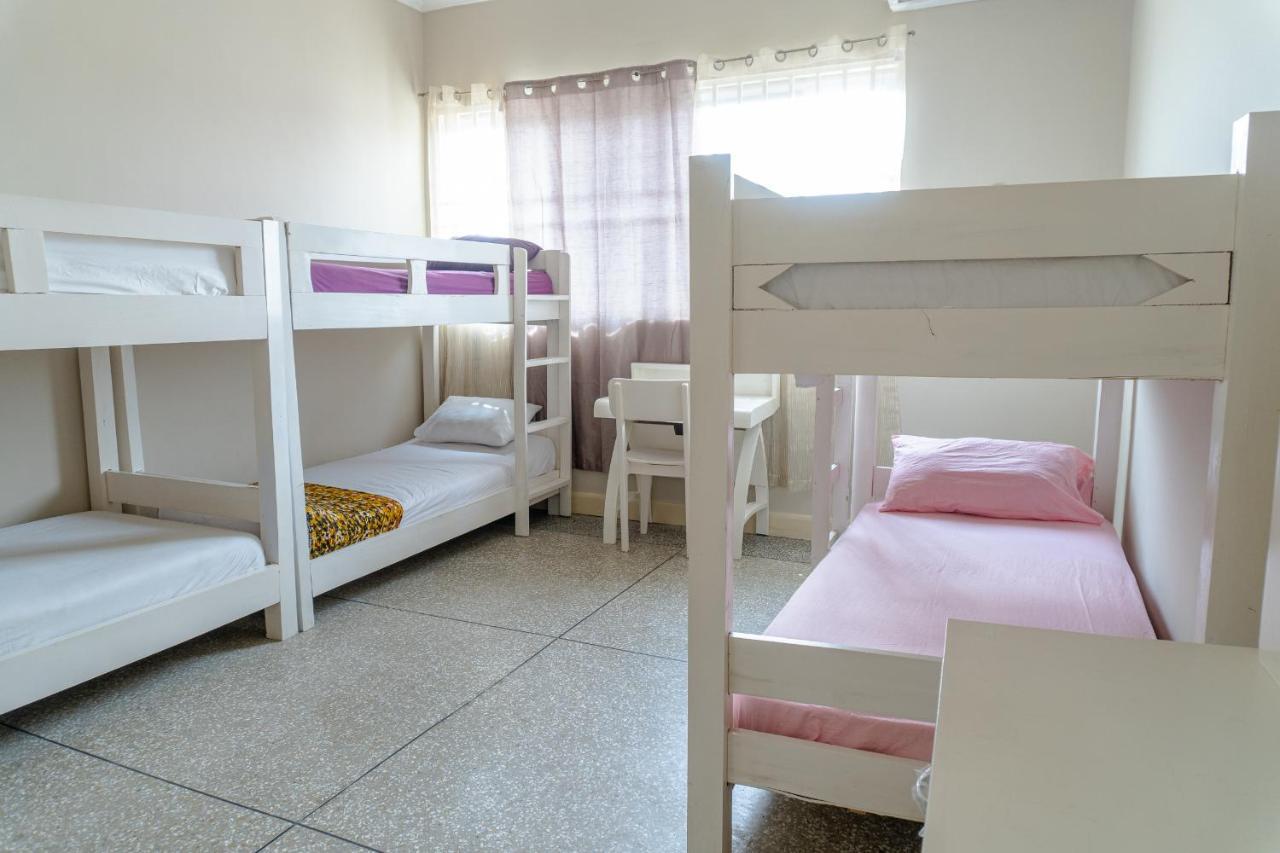 Brannic Lodge Accra Bagian luar foto