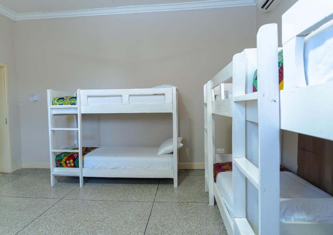 Brannic Lodge Accra Bagian luar foto