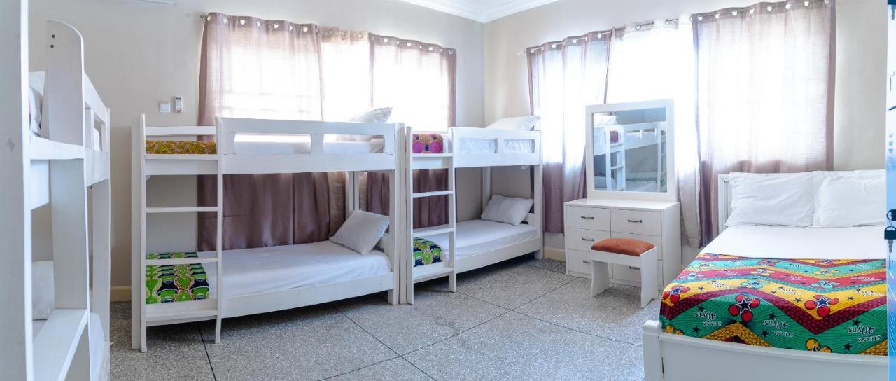 Brannic Lodge Accra Bagian luar foto