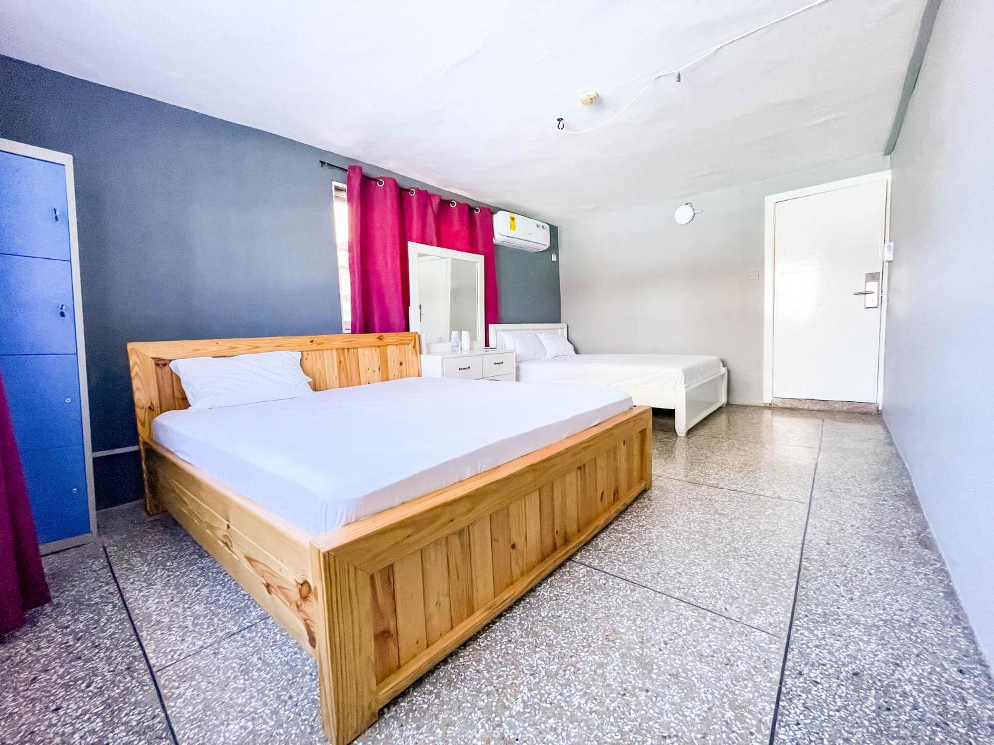 Brannic Lodge Accra Bagian luar foto