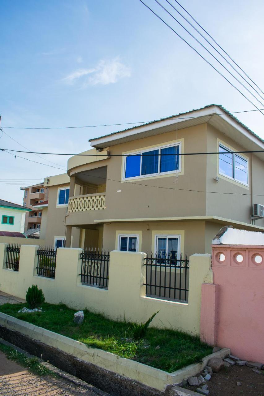 Brannic Lodge Accra Bagian luar foto