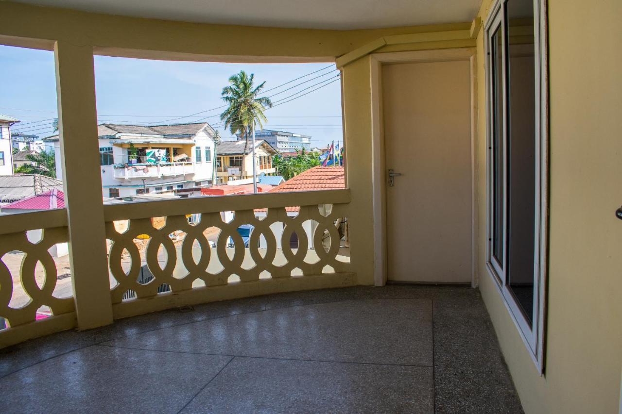 Brannic Lodge Accra Bagian luar foto