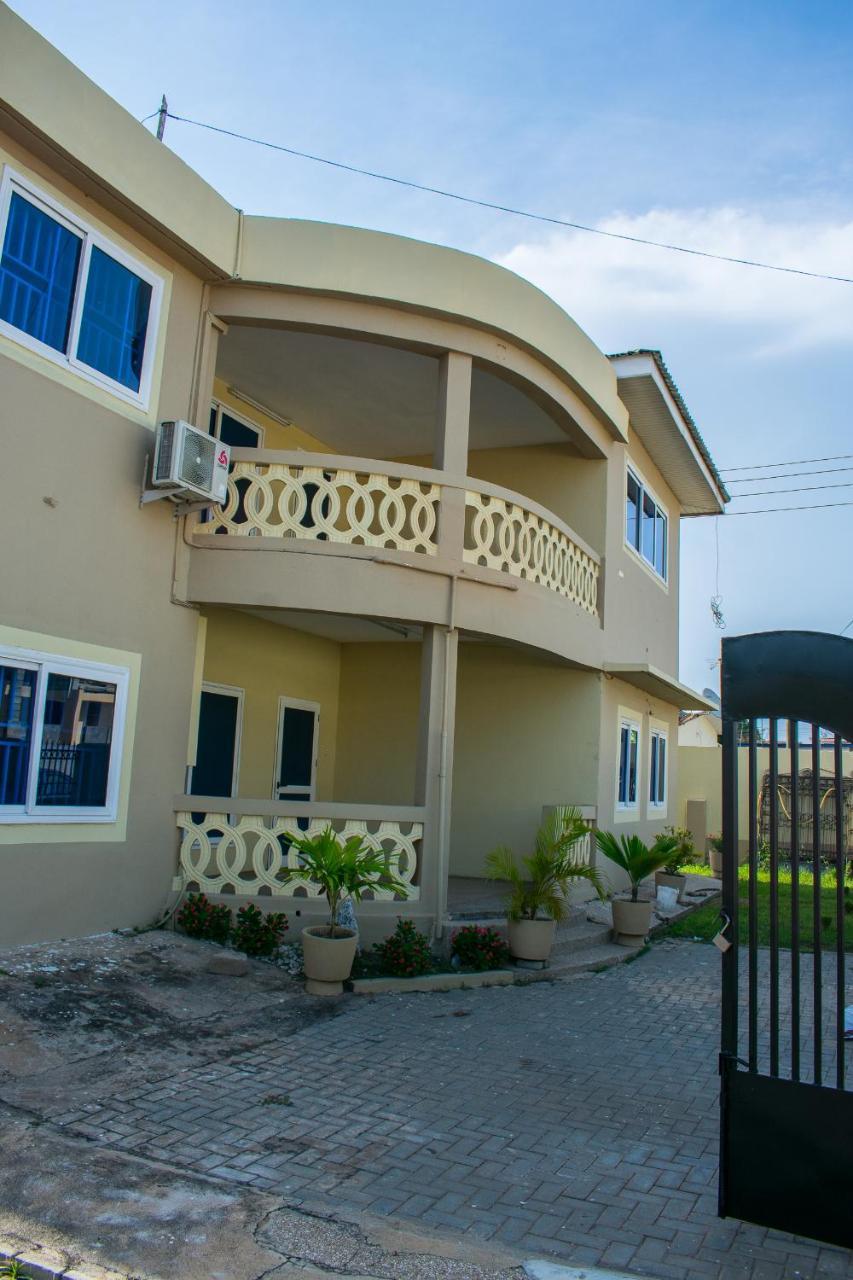 Brannic Lodge Accra Bagian luar foto