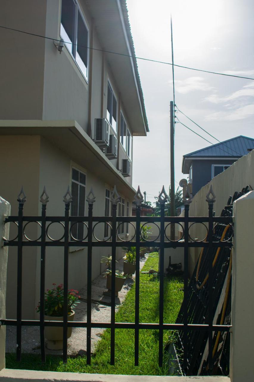 Brannic Lodge Accra Bagian luar foto