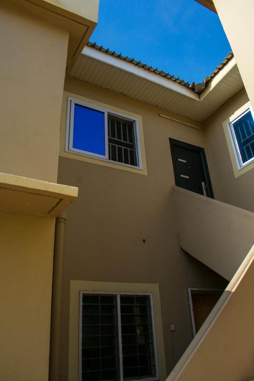 Brannic Lodge Accra Bagian luar foto