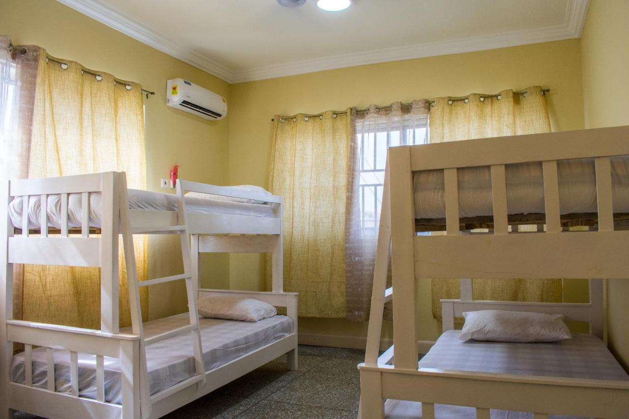 Brannic Lodge Accra Bagian luar foto