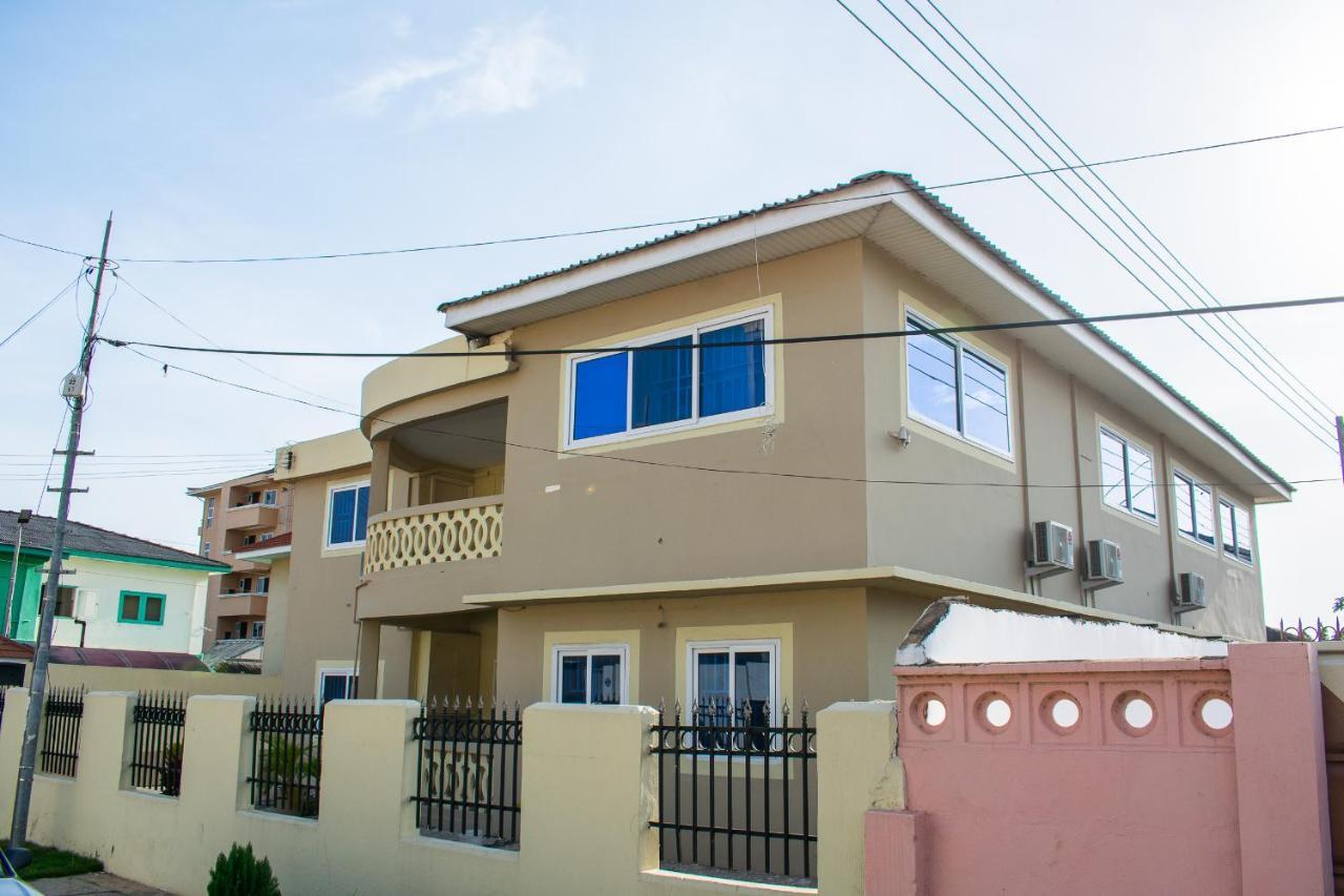 Brannic Lodge Accra Bagian luar foto